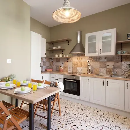 Vinieris Villas - Rea's Luxury Appartement
